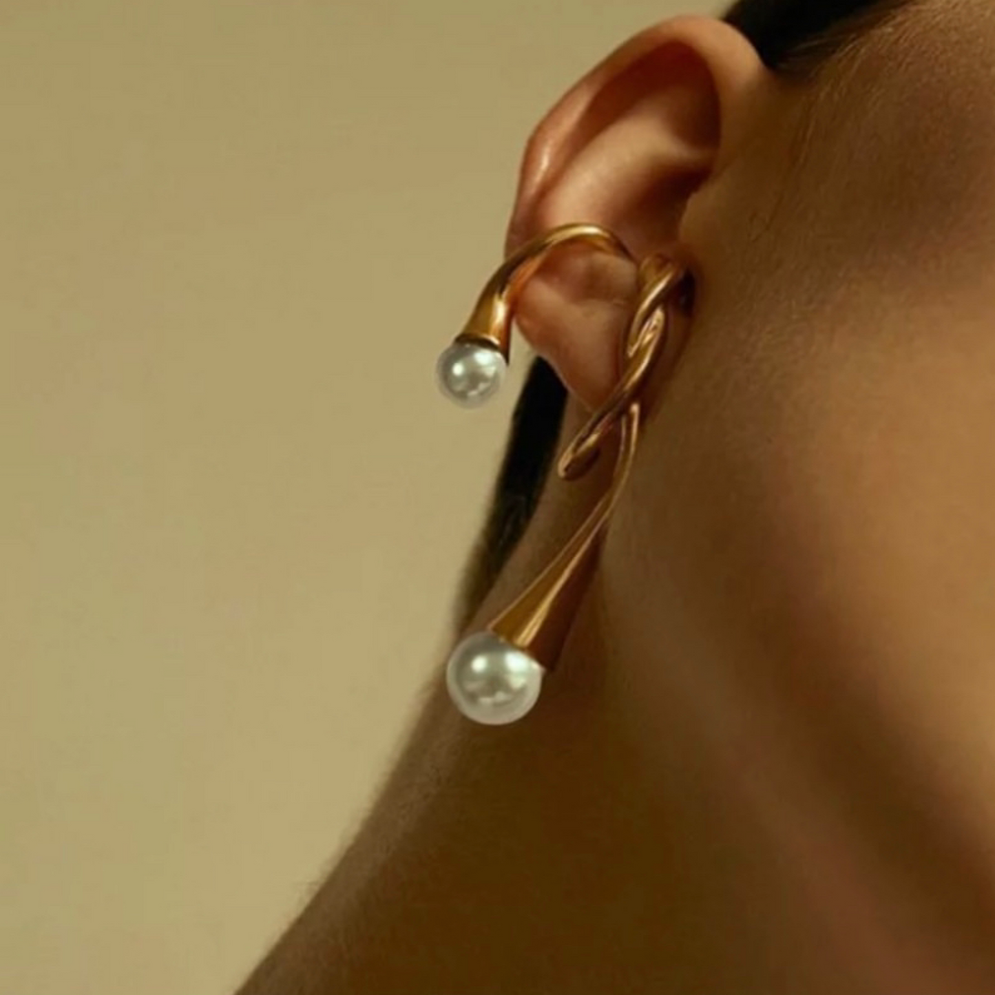 ZE Crystal Cuff